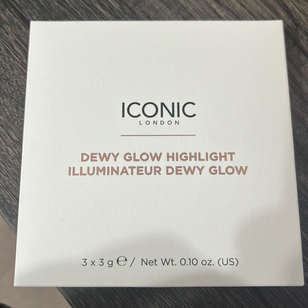 Iconic London Dewy Glow Highlight Illuminator Dewy Glow